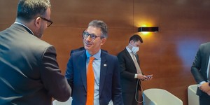 Unveil 8a21a6f614db065bb1ca2c21a5c803aede783f93e5277febbd47f37d9dbae4ca