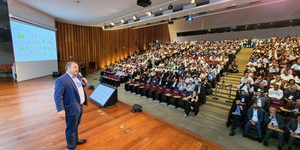 Unveil 8a21a6f614db065bb1ca2c21a5c803aede783f93e5277febbd47f37d9dbae4ca