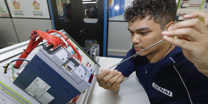 Unveil 8a21a6f614db065bb1ca2c21a5c803aede783f93e5277febbd47f37d9dbae4ca