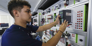 Unveil 8a21a6f614db065bb1ca2c21a5c803aede783f93e5277febbd47f37d9dbae4ca