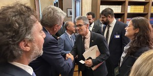 Unveil 8a21a6f614db065bb1ca2c21a5c803aede783f93e5277febbd47f37d9dbae4ca