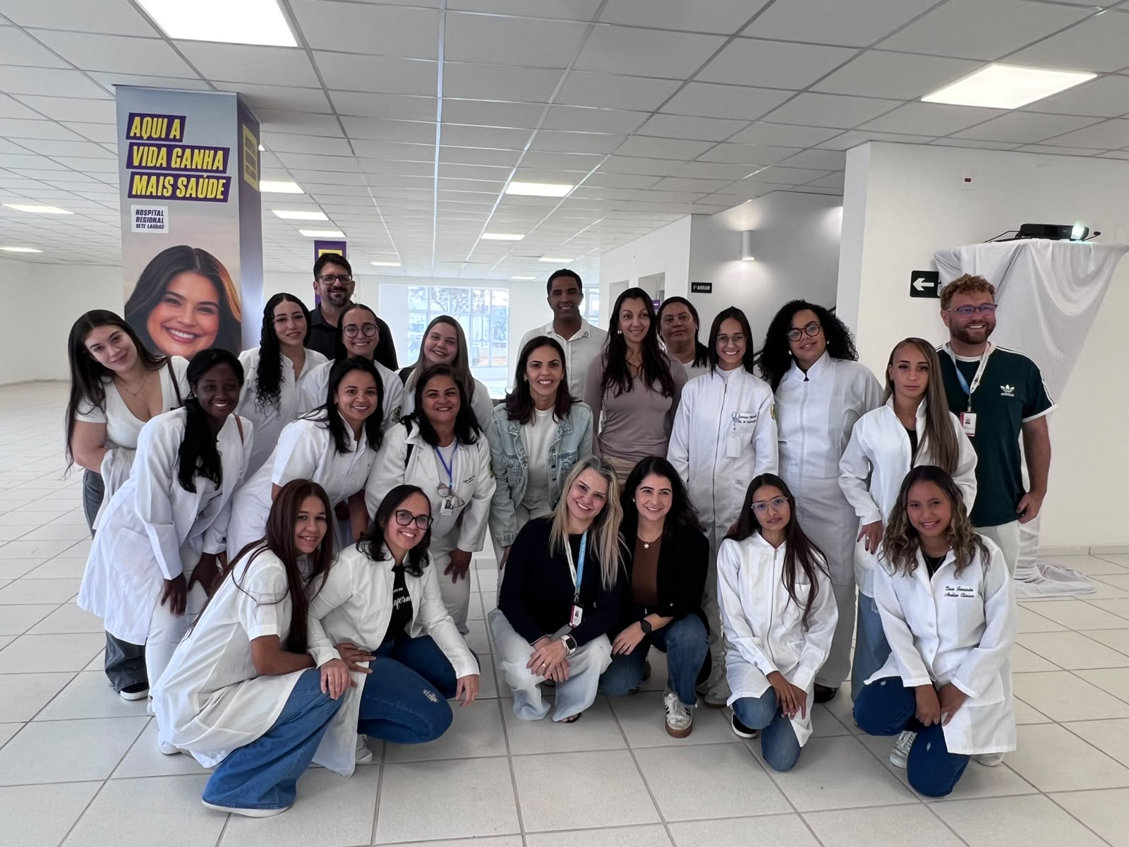 Estudantes da rede estadual e do Trilhas de Futuro visitam Hospital Regional de Sete Lagoas
